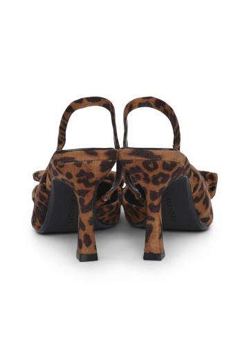 Туфли на высоком каблуке