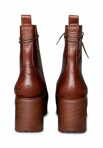 Ботинки на шнуровке