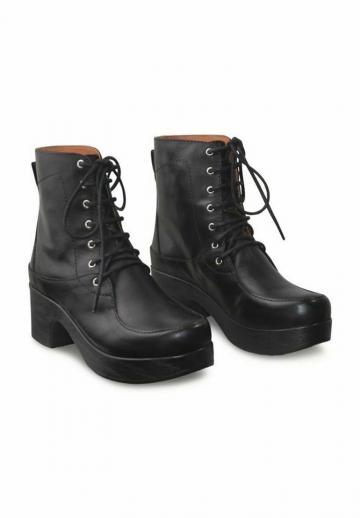 Ботинки на шнуровке