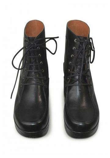 Ботинки на шнуровке