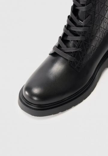 Ботинки на шнуровке