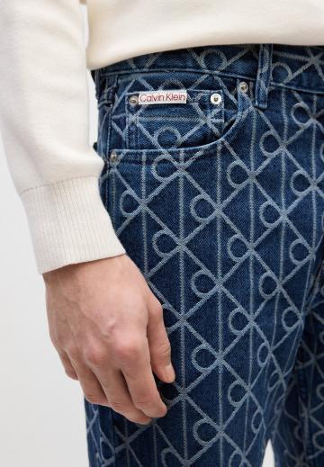 Прямые джинсы