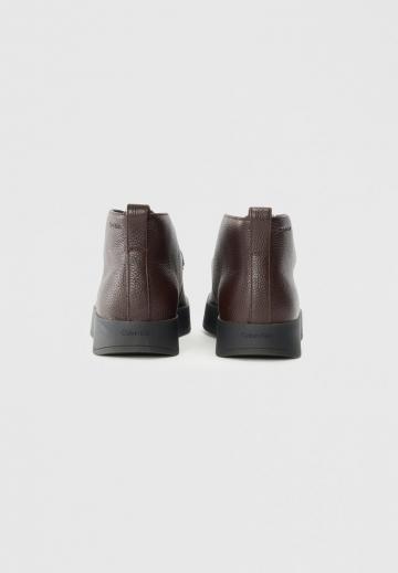 Ботинки на шнуровке