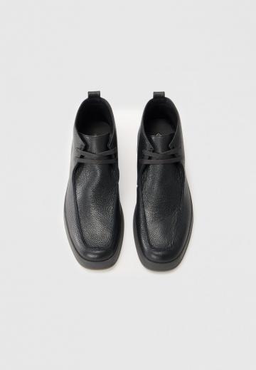 Ботинки на шнуровке