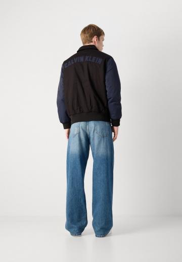 Куртка бомбер