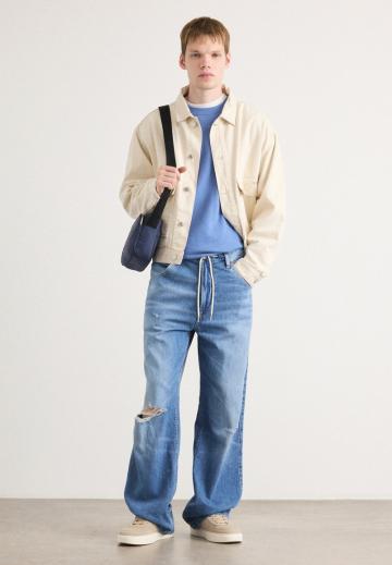 Свободные джинсы