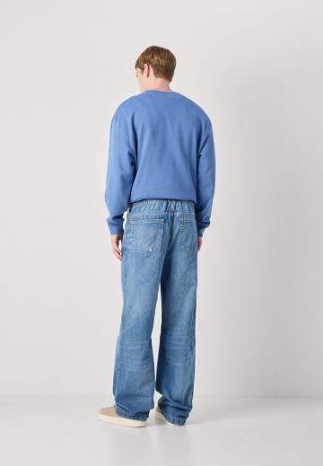 Свободные джинсы