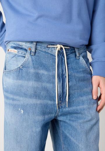 Свободные джинсы