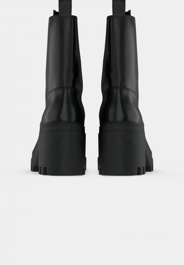 Высокие сапоги