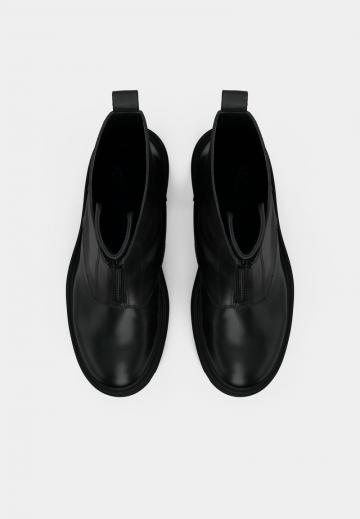 Высокие сапоги