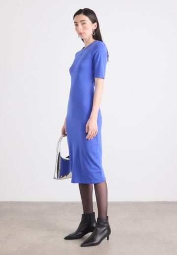 Платье футляр