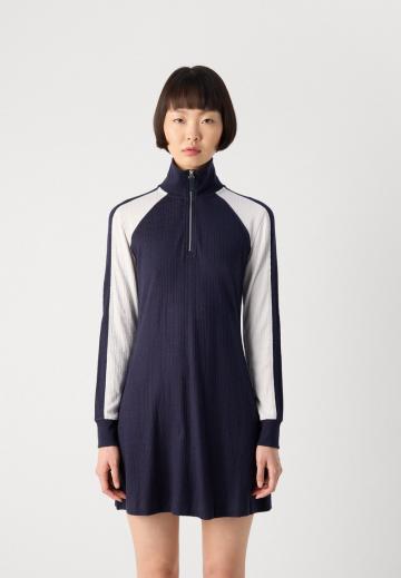 Вязаное платье