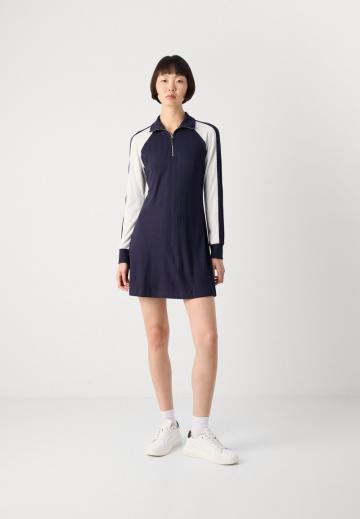 Вязаное платье