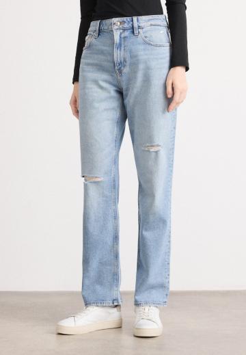 Прямые джинсы