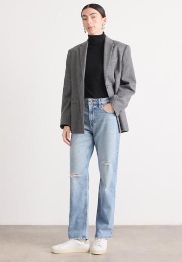 Прямые джинсы