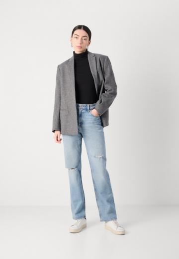 Прямые джинсы