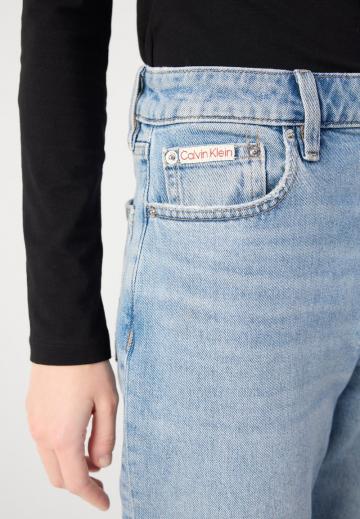 Прямые джинсы