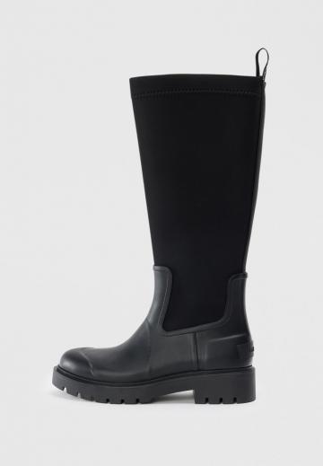 Резиновые сапоги