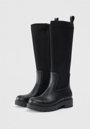 Резиновые сапоги