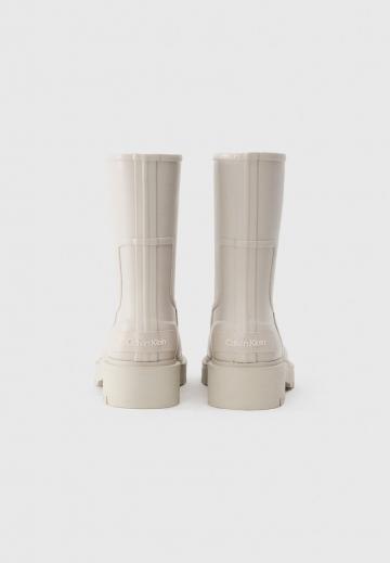 Резиновые сапоги