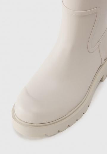 Резиновые сапоги