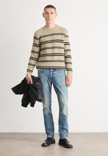 Узкие джинсы