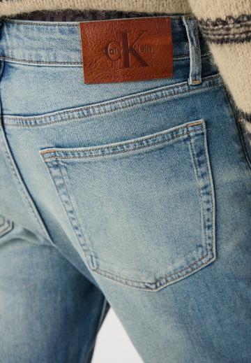 Узкие джинсы