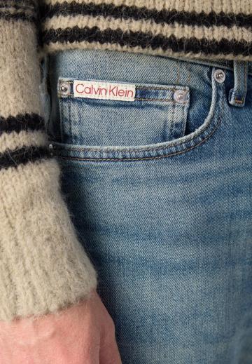 Узкие джинсы