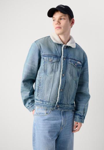 Джинсовая куртка