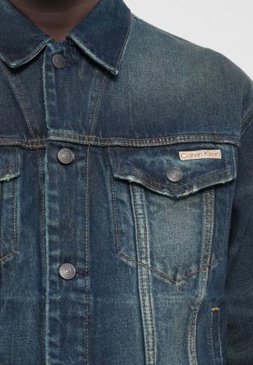 Джинсовая куртка