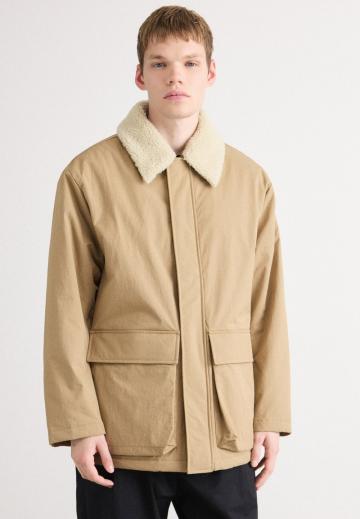 Короткое пальто