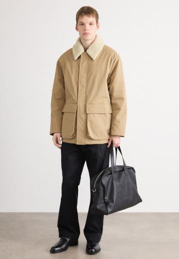 Короткое пальто