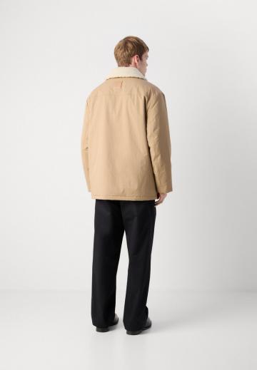 Короткое пальто