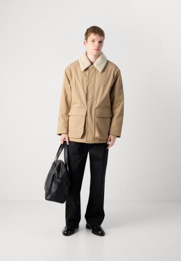 Короткое пальто