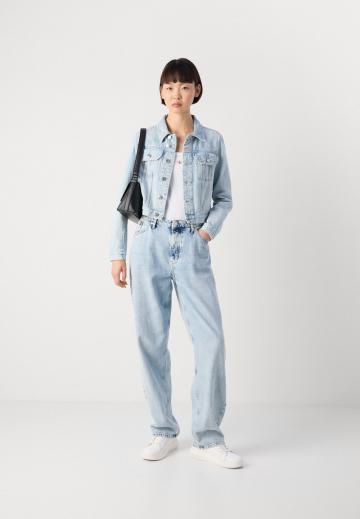 Джинсовая куртка