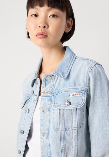 Джинсовая куртка