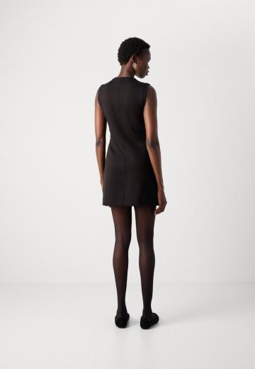 Платье футляр