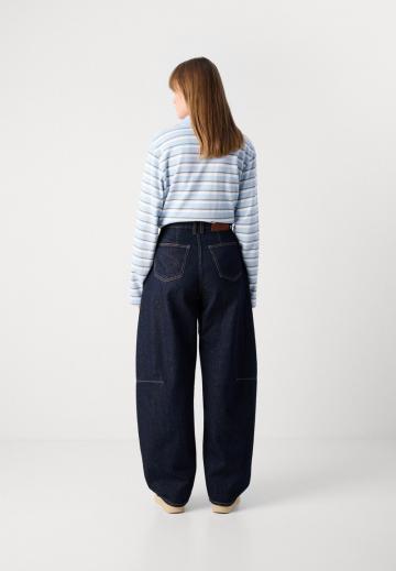 Свободные джинсы