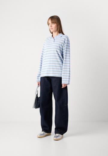 Свободные джинсы