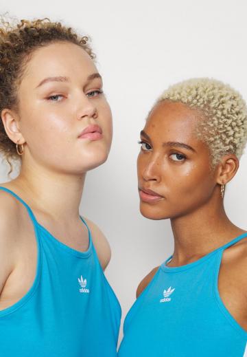 Топ на бретельках