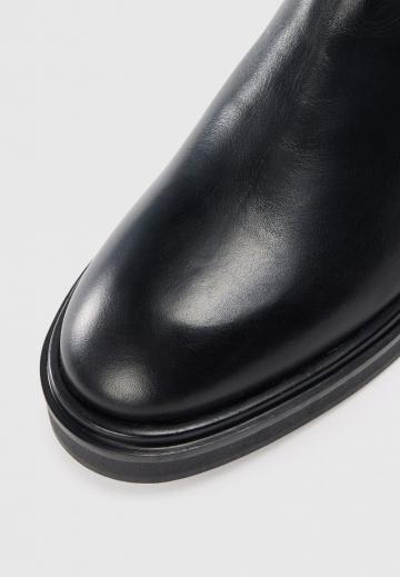 Сапожки на танкетке