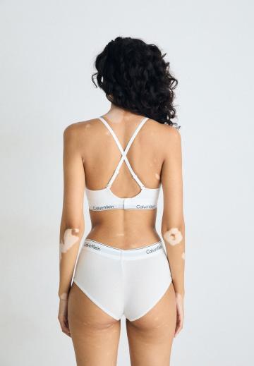 Бюстгальтер без косточек