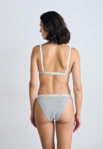 Бюстгальтер без косточек