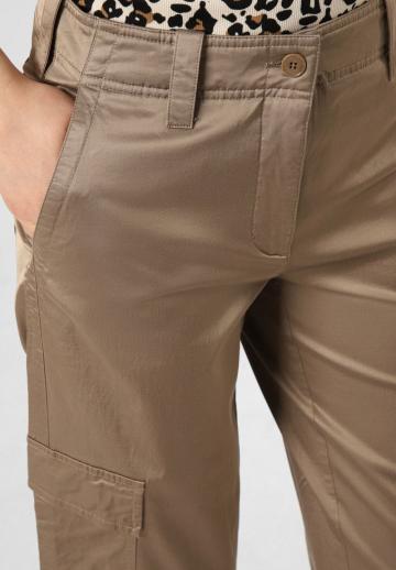 Брюки с накладными карманами