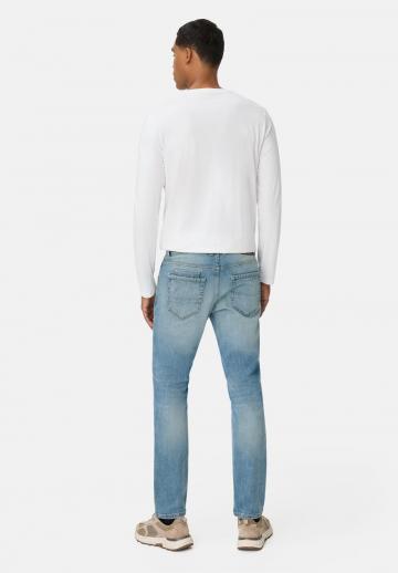 Узкие джинсы