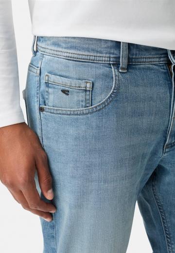 Узкие джинсы