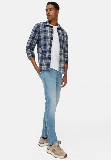 Узкие джинсы