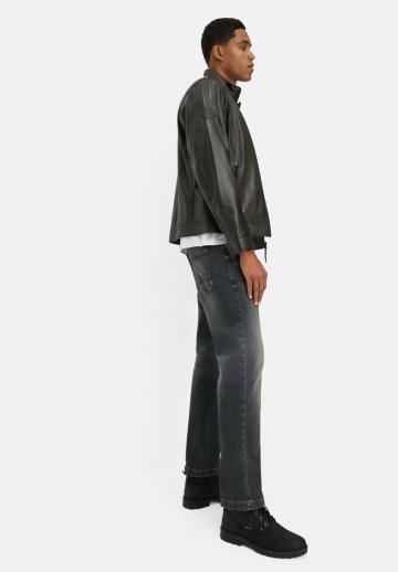 Прямые джинсы