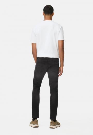 Узкие джинсы