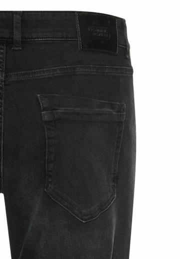 Узкие джинсы